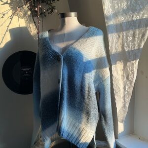 SO Kohl's Blue Ombre V-Neck Button Cardigan NWT!